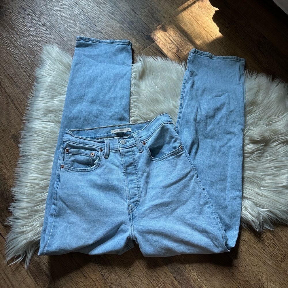 LEVI’S Ribcage Straight Jeans In Light Wash - Picture 2 of 4